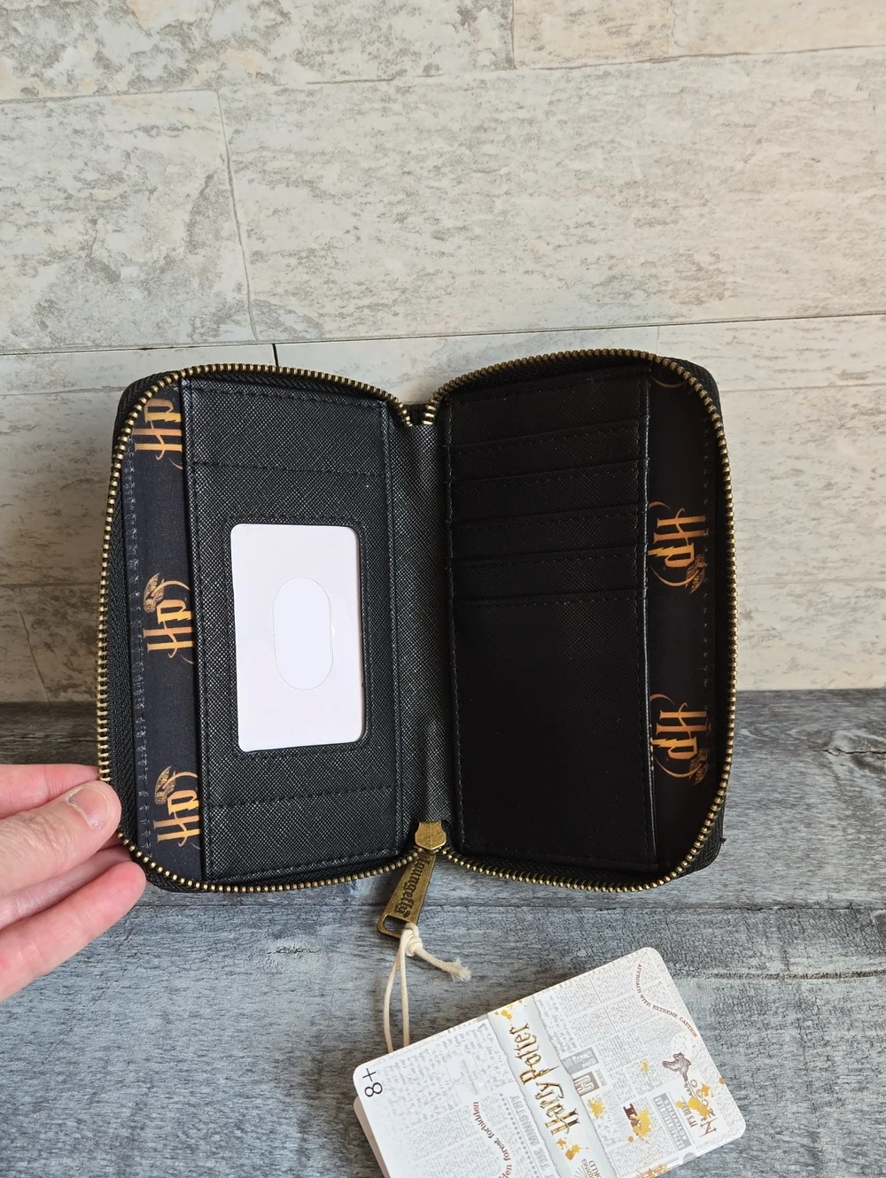 NWT Harry Potter Loungefly Wallet Hogwarts Full Zipper